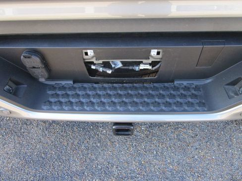 New 2026 GMC Canyon Elevation w/ Convenience Package RWD image 36