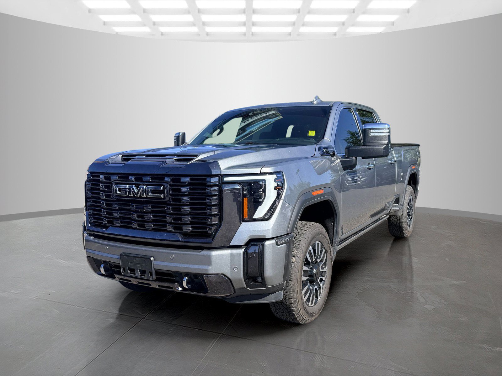 Used 2024 GMC Sierra 2500 Denali Ultimate AWD/4WD image 1