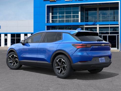 New 2026 Chevrolet Equinox EV LT image 3