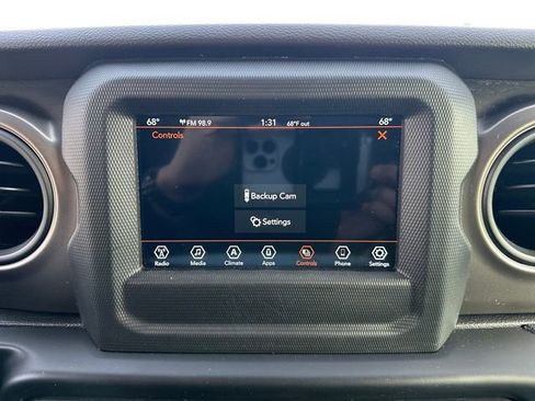 Used 2021 Jeep Wrangler Sport S image 26