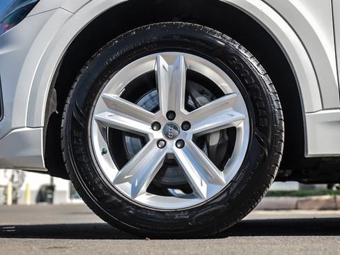 Used 2019 Audi Q8 Premium w/ Convenience Package AWD/4WD image 19