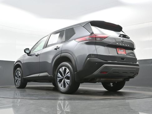 Used 2022 Nissan Rogue SV AWD/4WD image 29