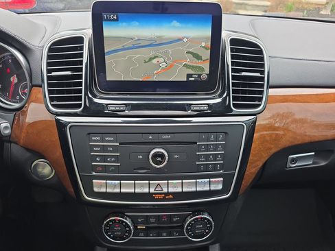 Used 2017 Mercedes-Benz GLS 550 4MATIC image 9