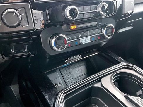 Used 2022 Ford F250 Lariat w/ Black Appearance Package image 23