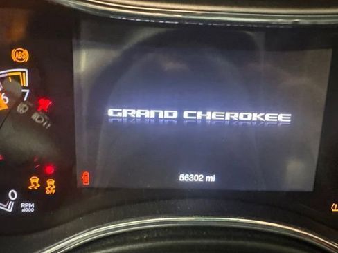 Used 2020 Jeep Grand Cherokee Altitude RWD image 14