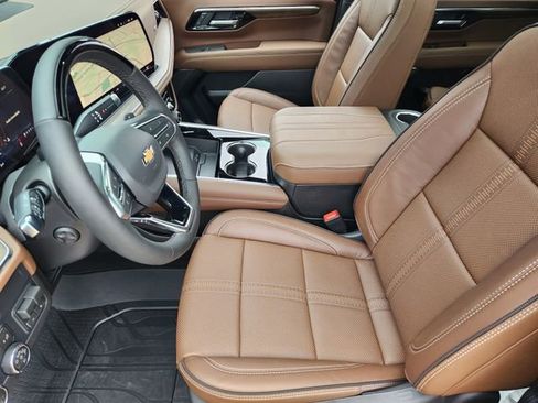 New 2026 Chevrolet Suburban High Country AWD/4WD image 10