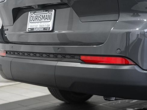 New 2025 Jeep Grand Cherokee L Altitude image 8