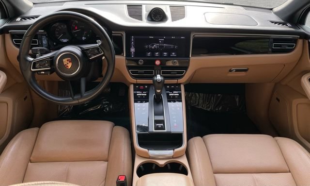 Used 2022 Porsche Macan AWD/4WD image 16