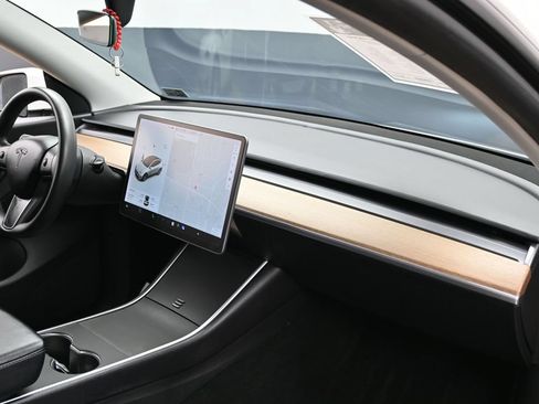 Used 2020 Tesla Model Y Long Range AWD/4WD image 8
