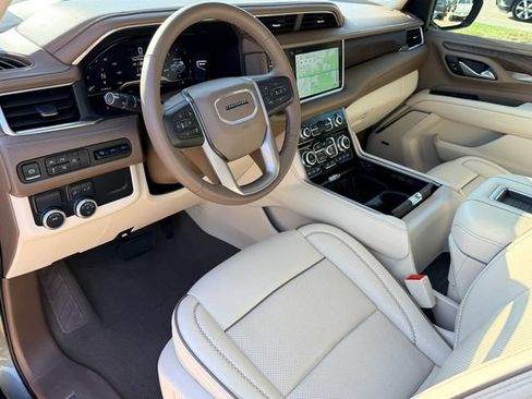 Used 2024 GMC Yukon XL Denali RWD image 24