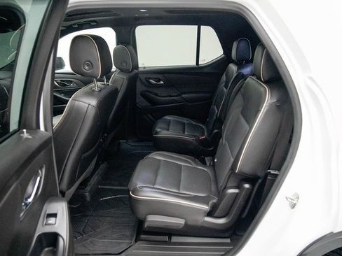 Used 2022 Chevrolet Traverse Premier w/ Redline Edition image 24