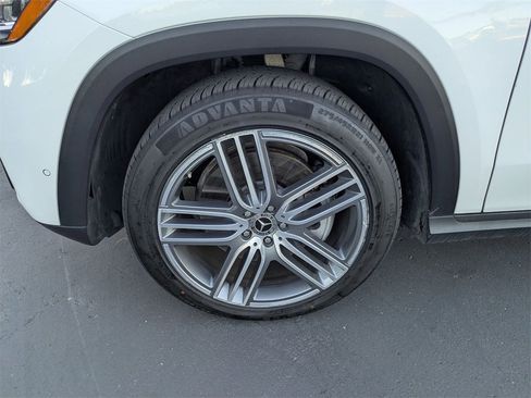 Used 2024 Mercedes-Benz GLS 450 4MATIC image 13