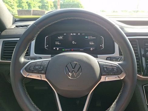Used 2022 Volkswagen Atlas Cross Sport SE w/ Black Wheel Package AWD/4WD image 18