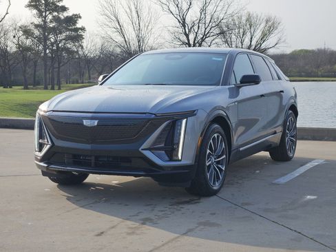 New 2026 Cadillac Lyriq Sport w/ LPO, Floor Liner Package AWD/4WD image 2