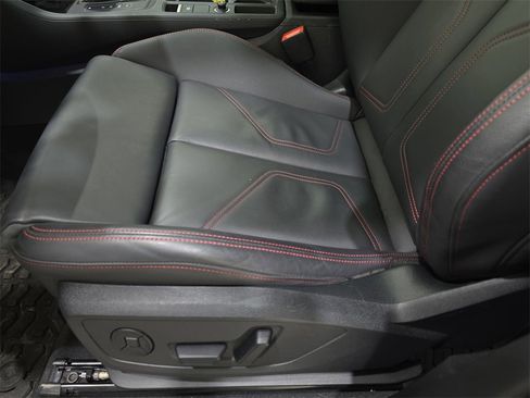 Certified 2025 Audi Q3 2.0T Premium Plus w/ Premium Plus Package image 31