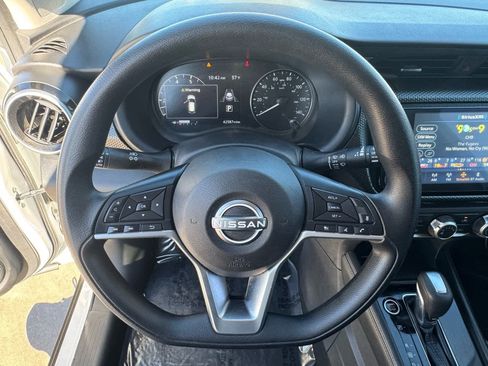 Certified 2024 Nissan Kicks SV image 17