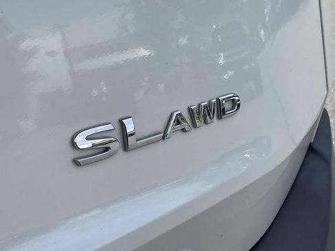Used 2021 Nissan Rogue SL AWD/4WD image 11