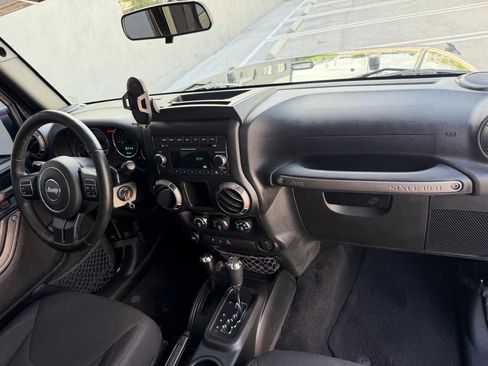 Used 2018 Jeep Wrangler Sport AWD/4WD image 18