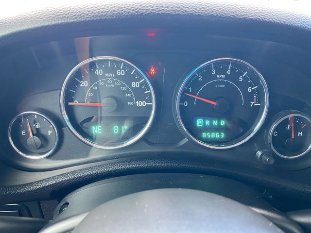 Used 2012 Jeep Wrangler Rubicon w/ Dual Top Group AWD/4WD image 21
