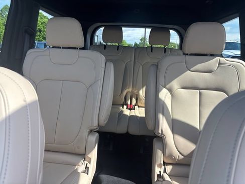Used 2024 Jeep Grand Cherokee L Limited AWD/4WD image 29