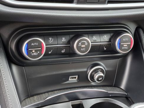 Used 2023 Alfa Romeo Stelvio Ti image 20