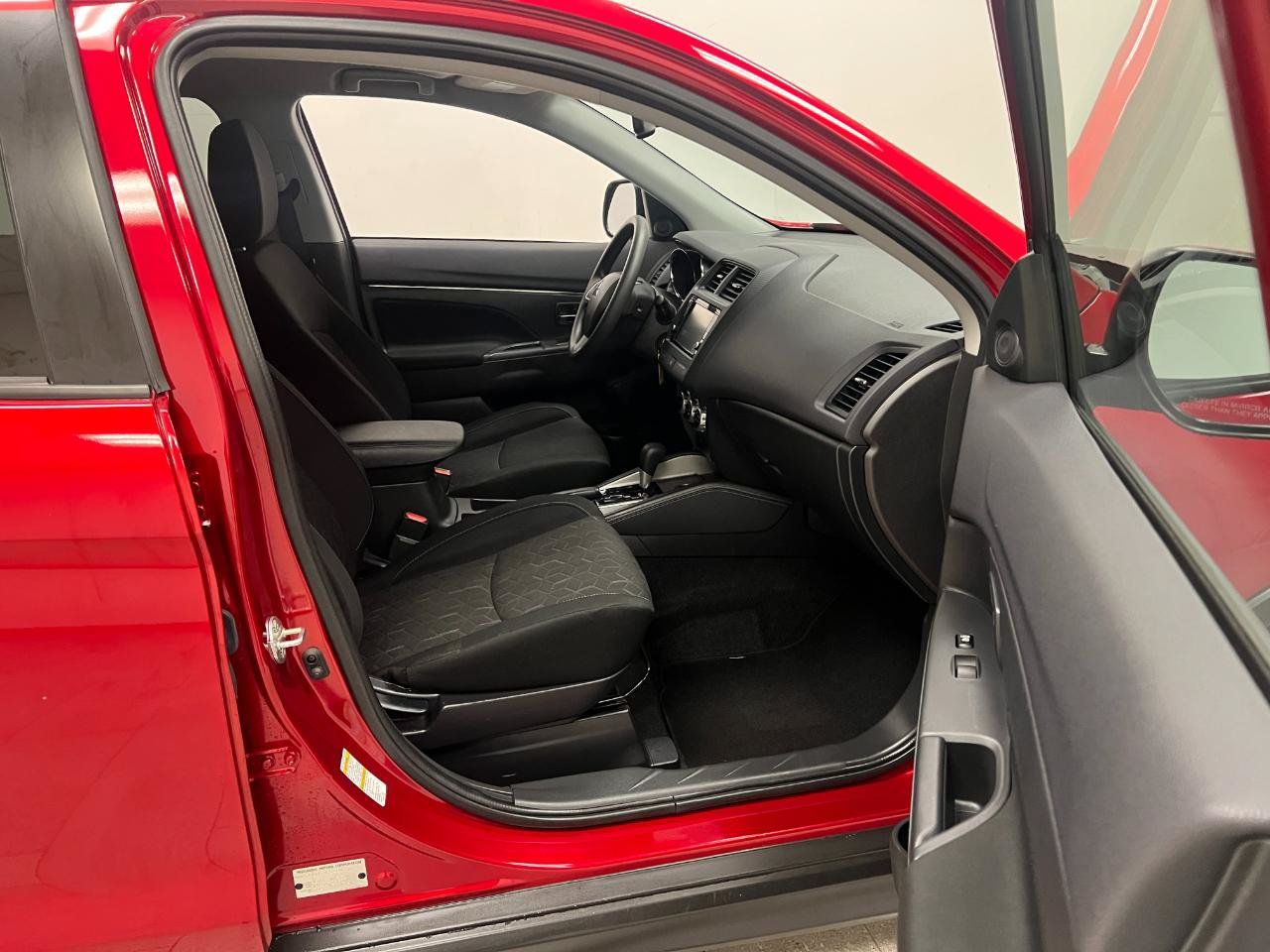 Used 2024 Mitsubishi Outlander Sport AWD image 29