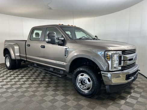 Used 2019 Ford F350 XL w/ STX Appearance Package AWD/4WD image 4