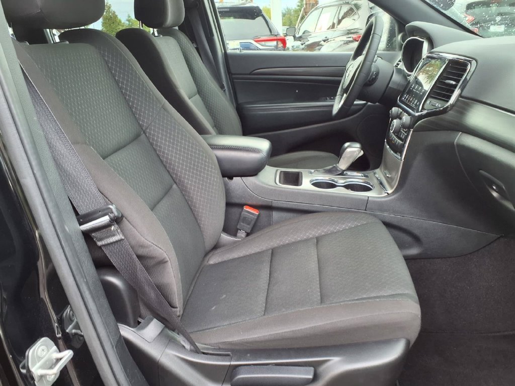 Used 2022 Jeep Grand Cherokee Laredo E RWD image 14