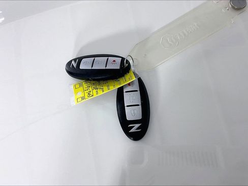 Used 2014 Nissan 370Z Coupe RWD image 13