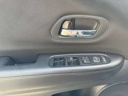 Used 2016 Honda HR-V LX image 13