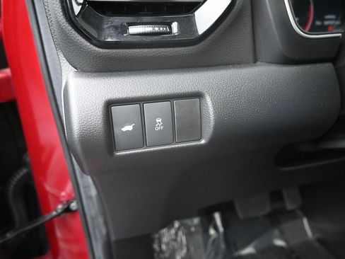 Certified 2025 Honda Pilot Touring image 21