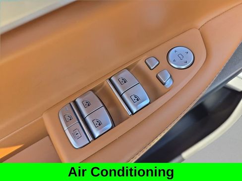 Used 2022 BMW 750i xDrive image 13