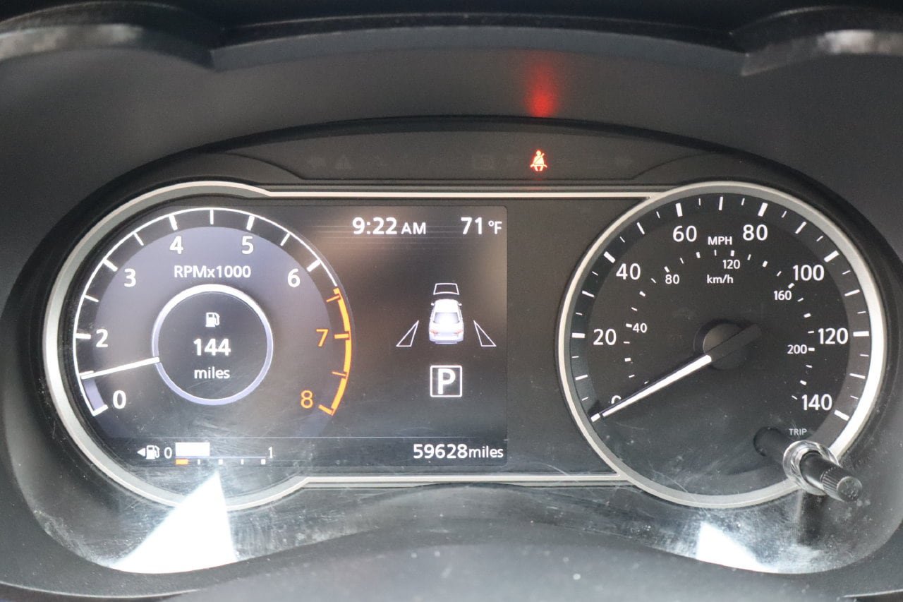 Used 2024 Nissan Versa SV FWD image 8