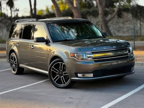 Used 2015 Ford Flex Limited w/ Equipment Group 301A FWD image 2