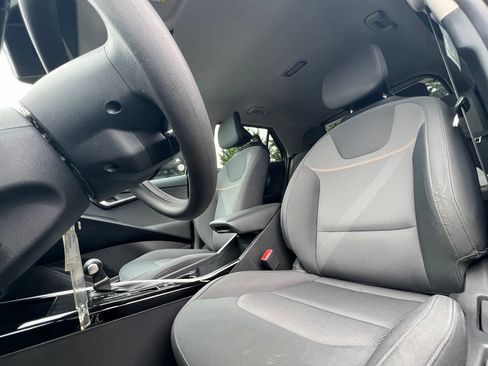 Certified 2025 Kia Niro LX FWD image 16