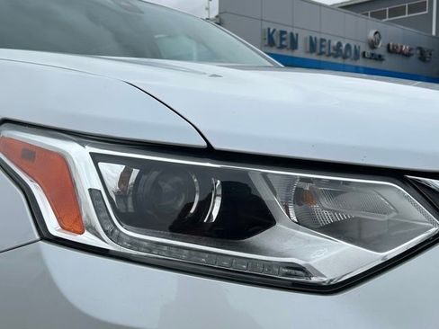 Used 2021 Chevrolet Traverse LT w/ LT Premium Package image 15