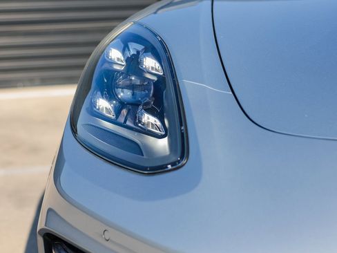 Certified 2023 Porsche Panamera Platinum Edition image 13