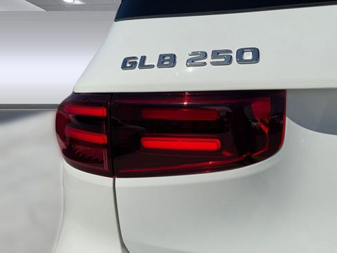 New 2026 Mercedes-Benz GLB 250 image 9