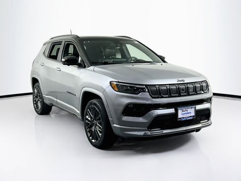 Used 2022 Jeep Compass High Altitude AWD/4WD image 3