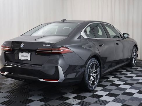 New 2026 BMW 530i xDrive w/ Convenience Package AWD/4WD image 18