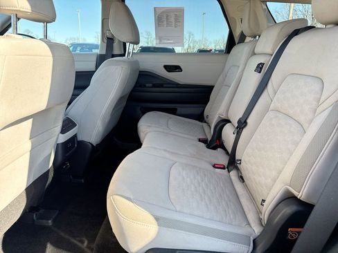Used 2024 Nissan Pathfinder SV image 22