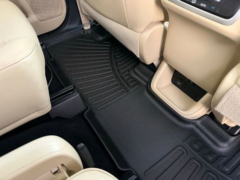 Used 2019 Toyota Highlander Limited image 29