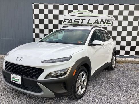 Used 2023 Hyundai Kona SEL image 2