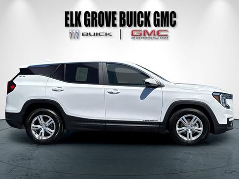 Used 2024 GMC Terrain SLE FWD image 3
