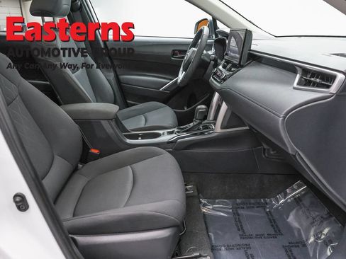 Used 2024 Toyota Corolla Cross LE w/ Moonroof Package AWD/4WD image 24
