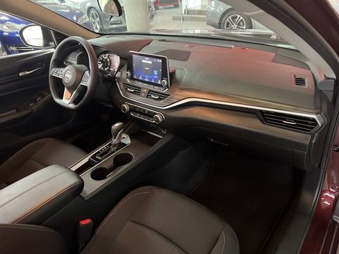 Used 2025 Nissan Altima 2.5 SV image 26