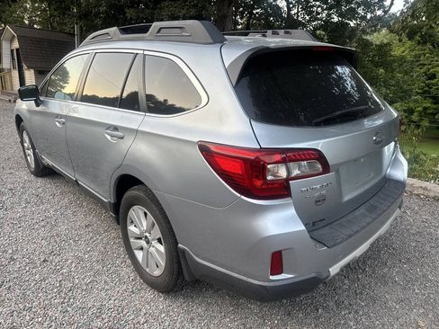 Used 2015 Subaru Outback 2.5i Premium AWD/4WD image 7