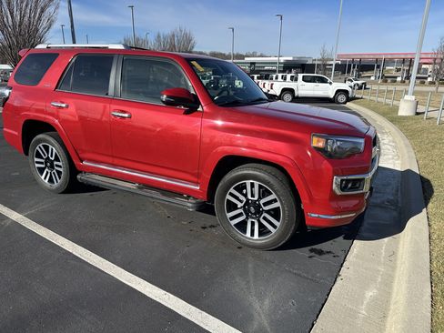 Used 2023 Toyota Tundra Limited image 5