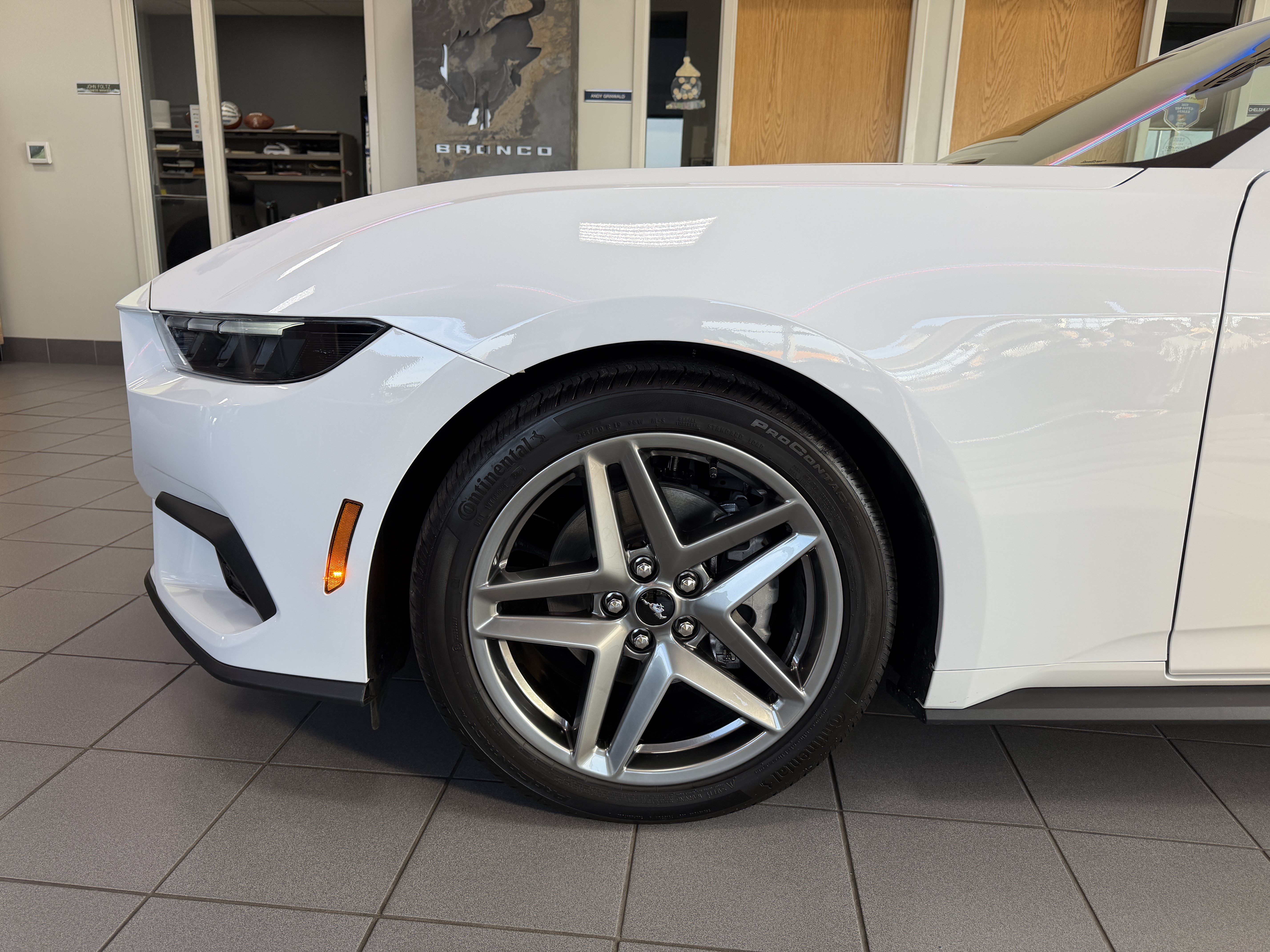 Used 2025 Ford Mustang Convertible RWD image 31