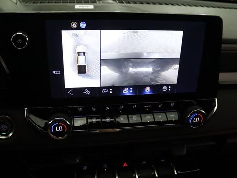 Used 2025 Chevrolet Colorado Z71 w/ Technology Package AWD/4WD image 24